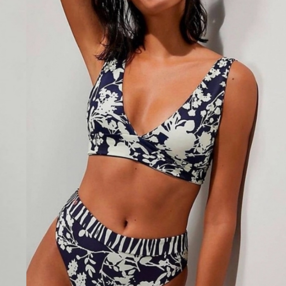 Maaji Anthropology Bikini Top (XL) & Bottom (L) Zebra Butterfly Blue